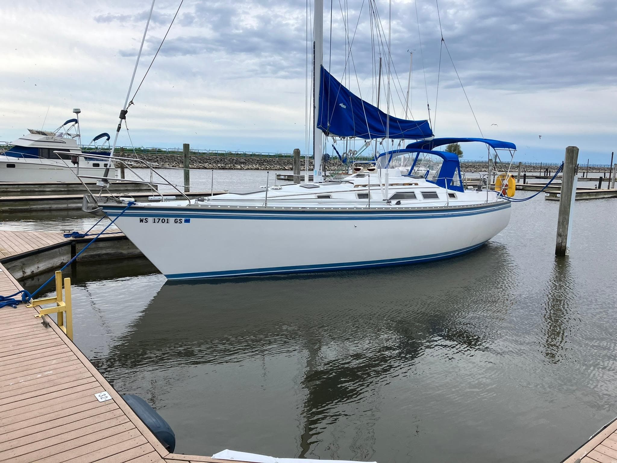 Hunter 34, For Sale, Manitowoc Marina, WI